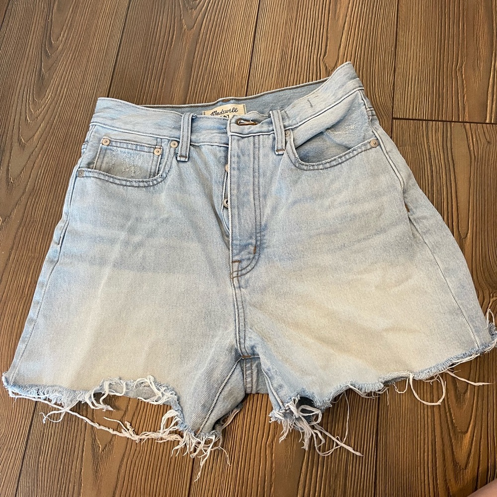 The Momjean Short in Lansdale Wash